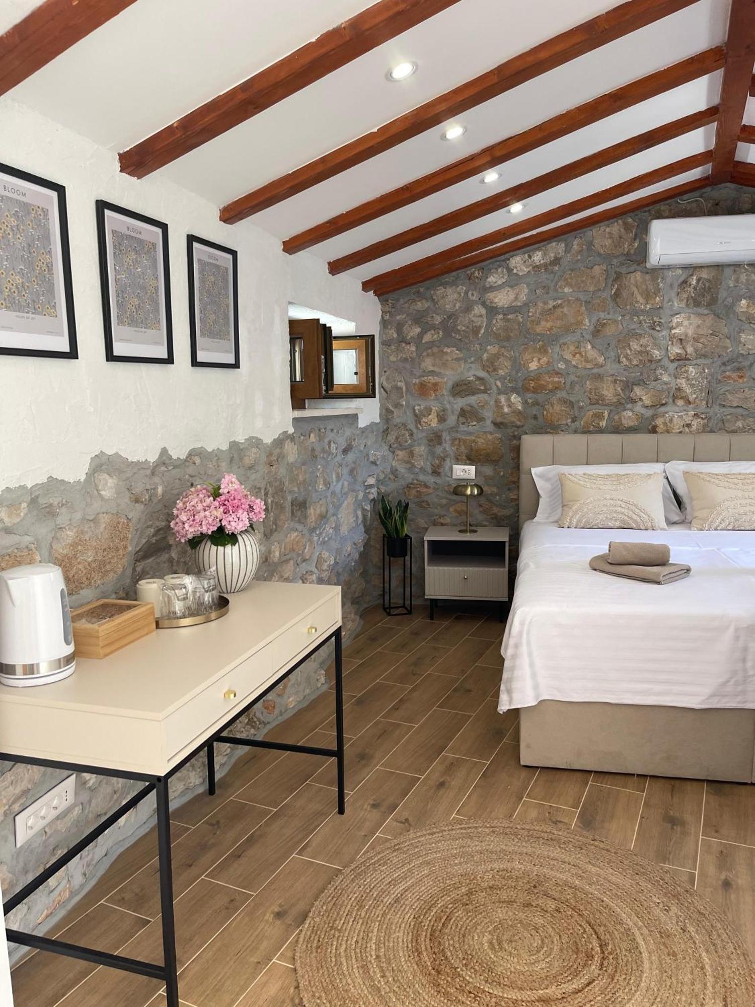 Monte Cristo Wines & Rooms Kuna Pelješka Εξωτερικό φωτογραφία