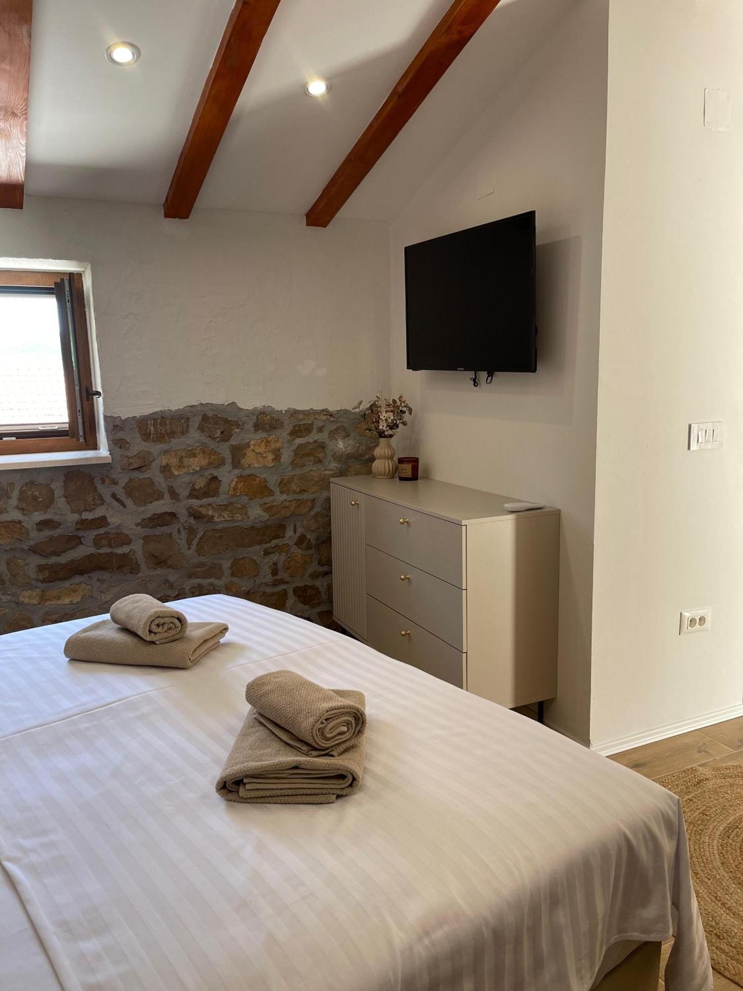 Monte Cristo Wines & Rooms Kuna Pelješka Εξωτερικό φωτογραφία